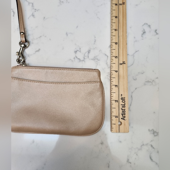 COACH Beige Pearl Soft Leather Wristlet EUC - Picture 9 of 9
